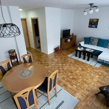 Apartment Divan